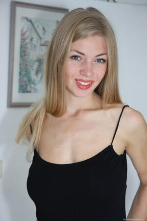 Original 1067 px/ 1600 px