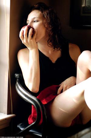 Original 1021 px/ 1536 px