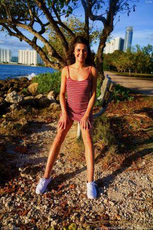 Original 852 px/ 1280 px