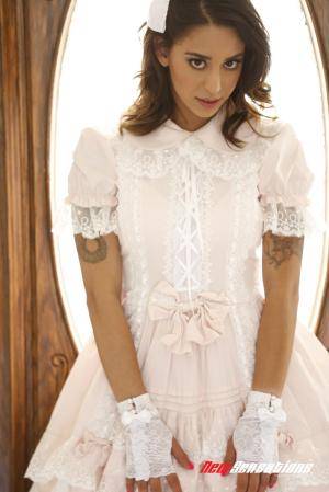 Original 683 px/ 1024 px