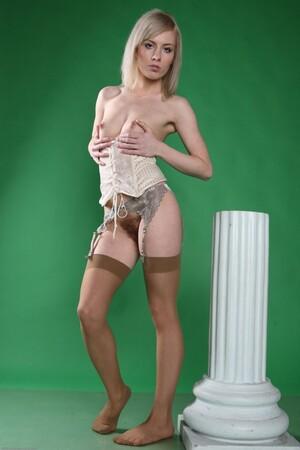 Original 682 px/ 1024 px