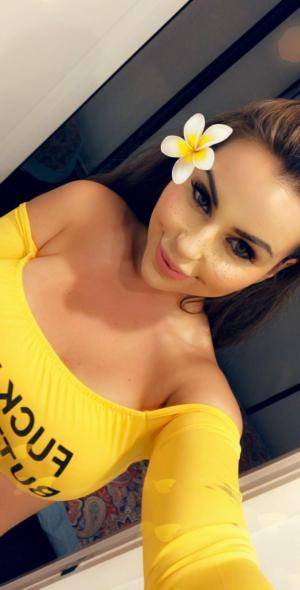 Original 1040 px/ 2048 px