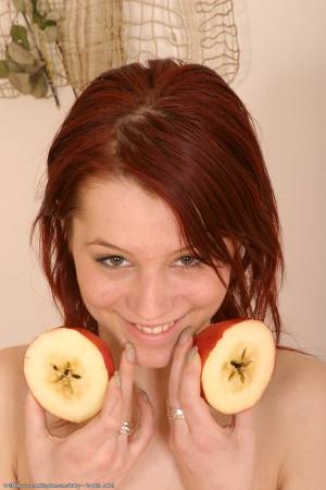 Original 682 px/ 1024 px