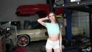 Original 2048 px/ 1152 px