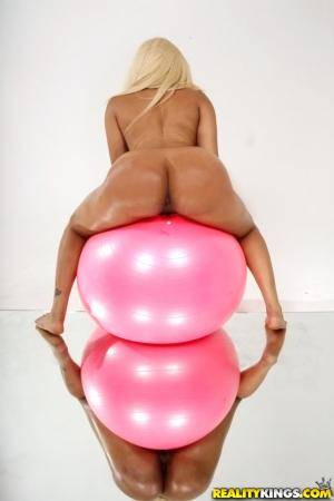 Original 2560 px/ 3840 px