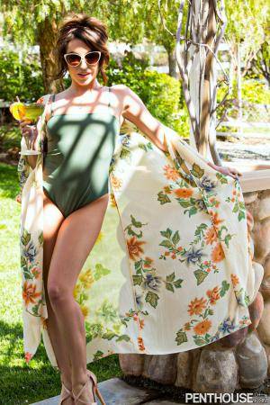 Original 1066 px/ 1600 px