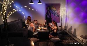 Original 4096 px/ 2160 px