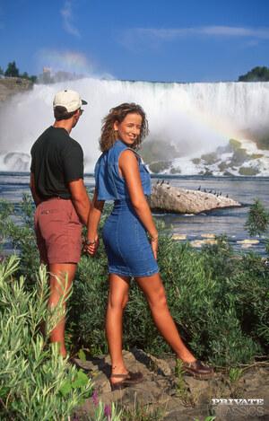 Original 2049 px/ 3200 px