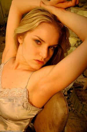 Original 1021 px/ 1536 px