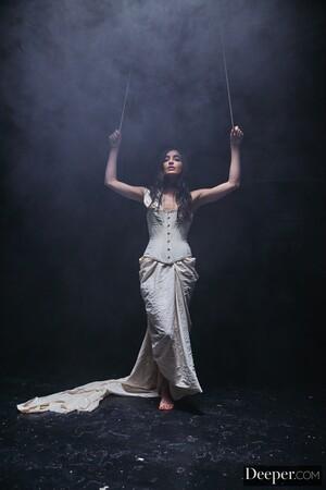 #Deeper - Maitland Ward, Emily Willis - Mistress Maitland 2: Safety In Numbers