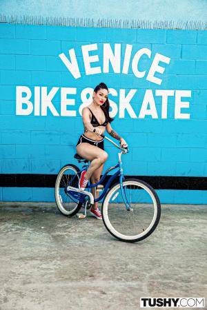 Original 2000 px/ 3000 px