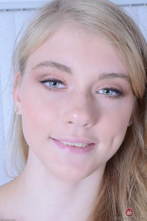 Original 2000 px/ 3000 px