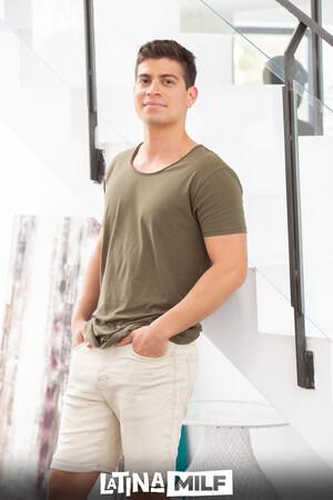 Original 2560 px/ 3840 px