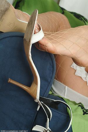 Original 682 px/ 1024 px