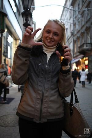 Original 853 px/ 1280 px