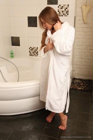 Original 853 px/ 1280 px