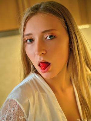 Original 3243 px/ 4324 px