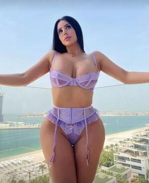 Original 720 px/ 885 px