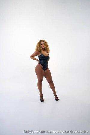 Original 853 px/ 1280 px