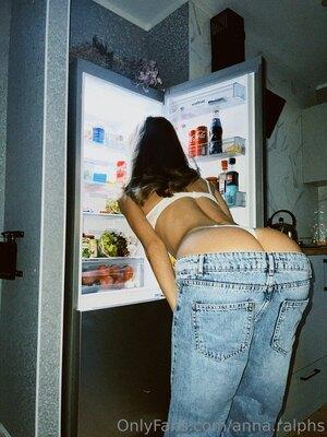 Original 2048 px/ 2730 px