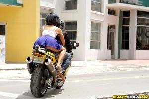 Original 3840 px/ 2560 px