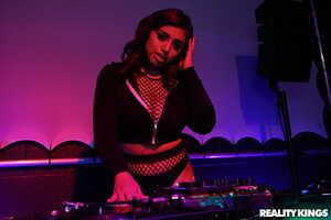 Original 1902 px/ 1269 px