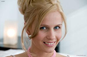 Original 3000 px/ 1993 px