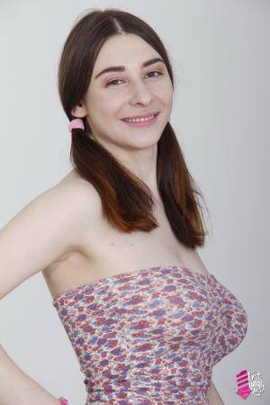 Original 853 px/ 1280 px