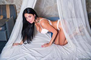 Original 3200 px/ 2130 px