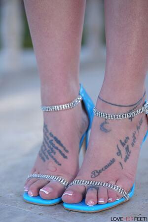 Original 3200 px/ 4800 px