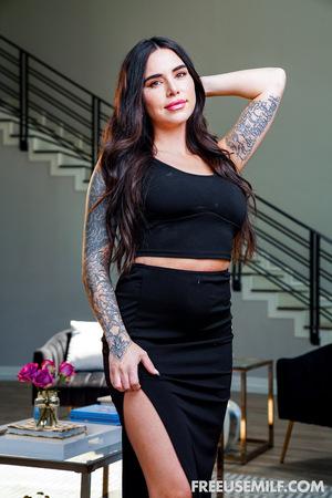 #FreeUseMilf Angelina Moon, Suttin - Work-Life Balance 03 Nov