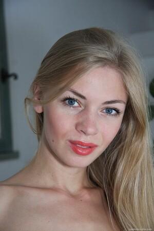 Original 1067 px/ 1600 px