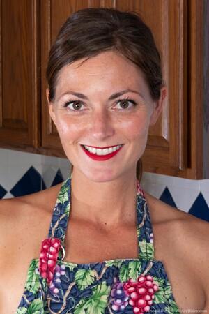 #WeAreHairy Vanessa Bush Green Apron Pink Panty