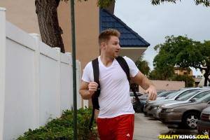 Original 3840 px/ 2564 px