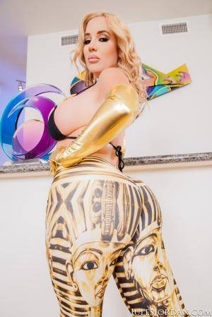 Original 2667 px/ 4000 px