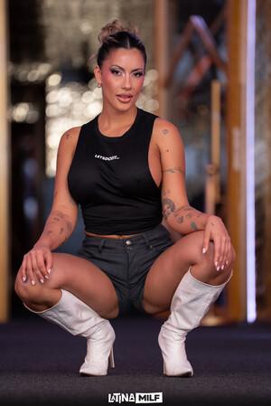 Original 2565 px/ 3840 px