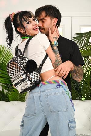 Original 1280 px/ 1920 px