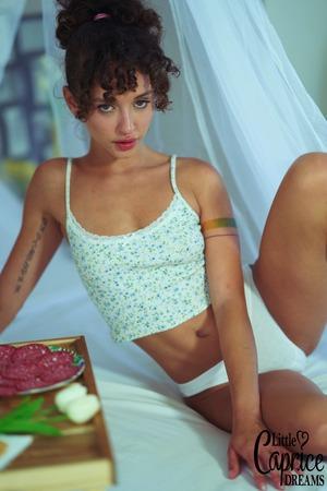 Original 1280 px/ 1920 px