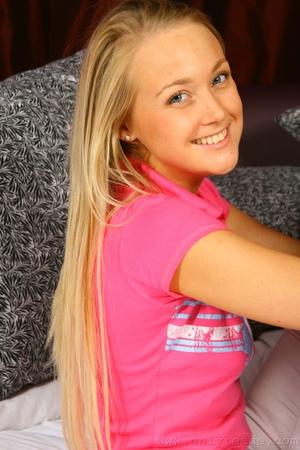 Original 1365 px/ 2048 px