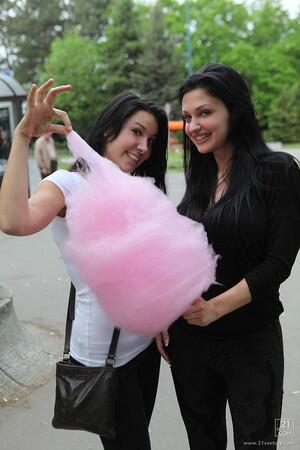 Original 853 px/ 1280 px