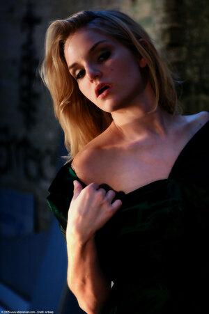 Original 1021 px/ 1536 px