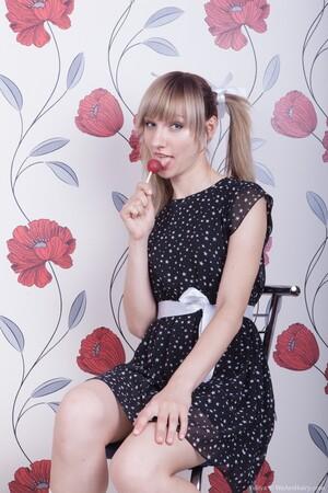 Original 2000 px/ 3000 px