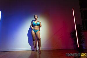 Original 2045 px/ 1364 px