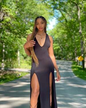 Original 740 px/ 924 px