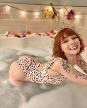 Original 548 px/ 680 px