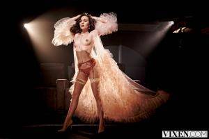 Original 2999 px/ 2000 px