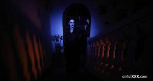 Original 4096 px/ 2160 px