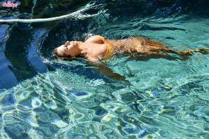 Original 3000 px/ 2001 px