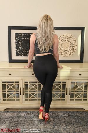 Original 3200 px/ 4800 px