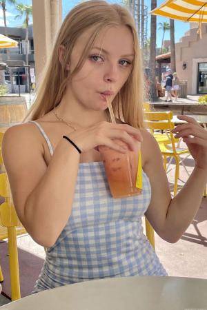 Original 852 px/ 1280 px